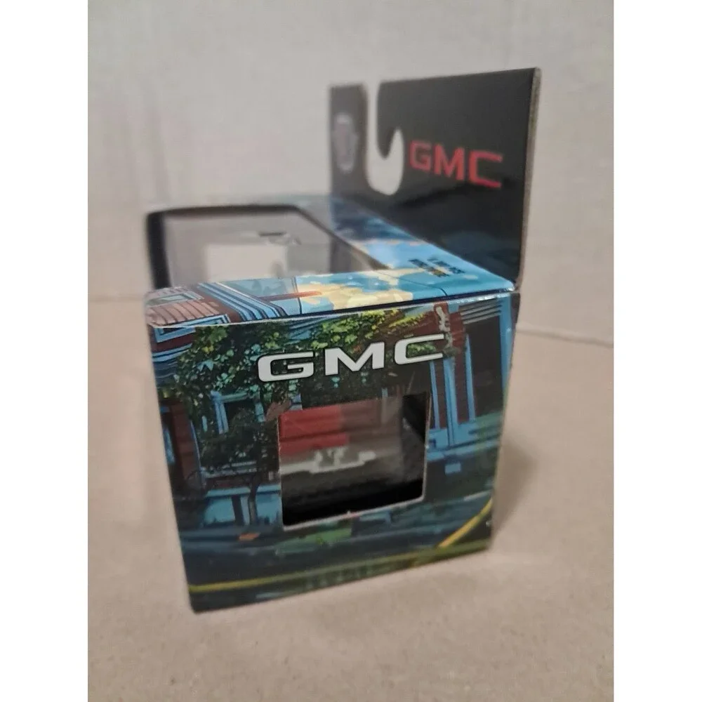 M2 Machines 1976 GMC Sierra Grande 15 1:64 Red Fire & Rescue Diecast Unopened